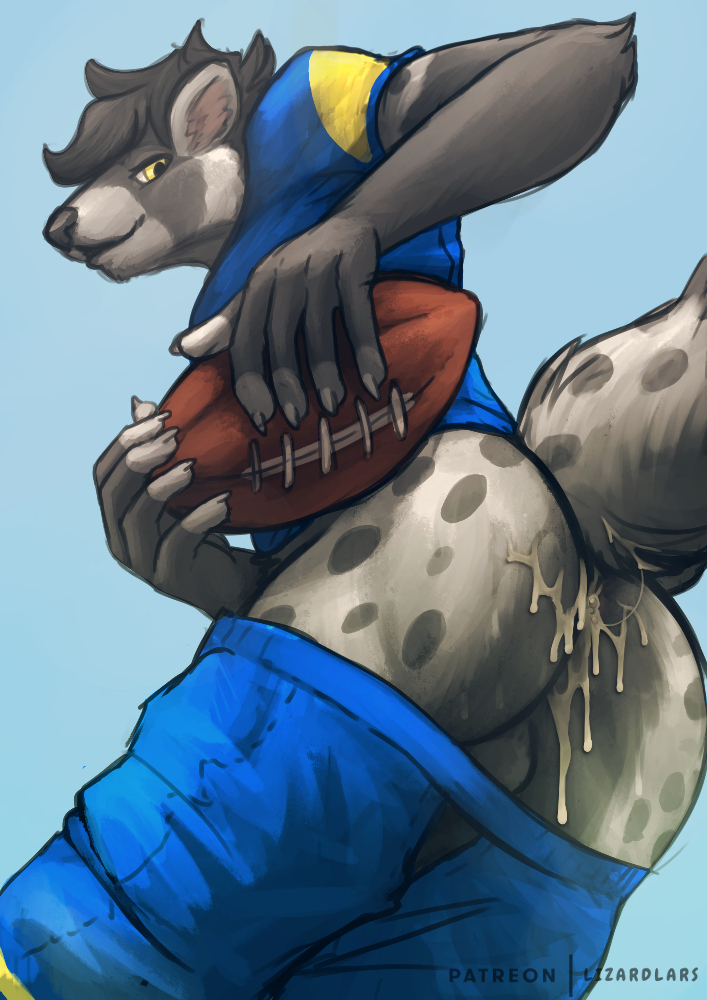 3723146_lizardlars_footballshawnkbuttnudecumsd.jpg