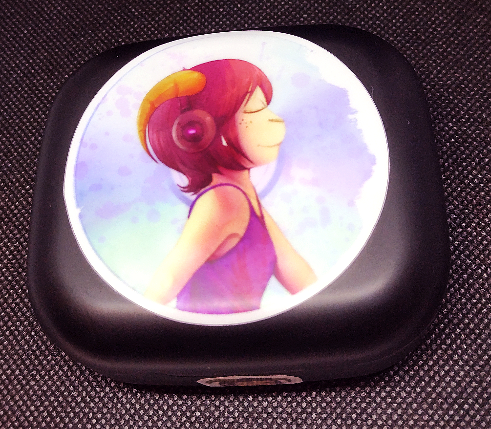 3829133_Bzehburger_headphones.jpg