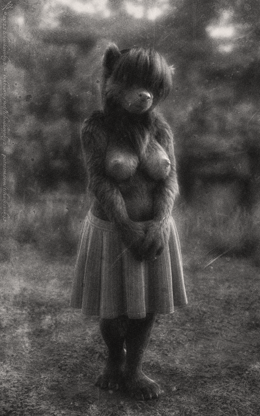 4455356_tchaikovsky2_bear_in_blue_old_photo.png