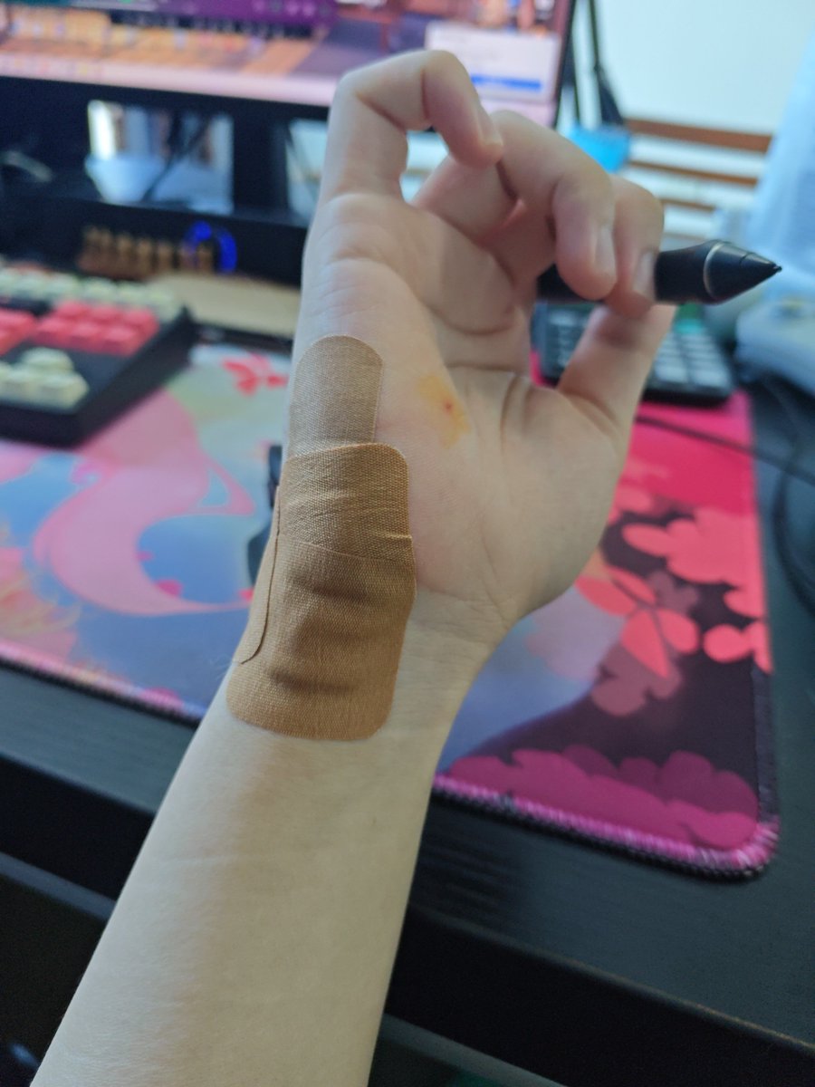 i just be bite by my cat when he is shower, I'm washing his face🙃 bad kitty t...