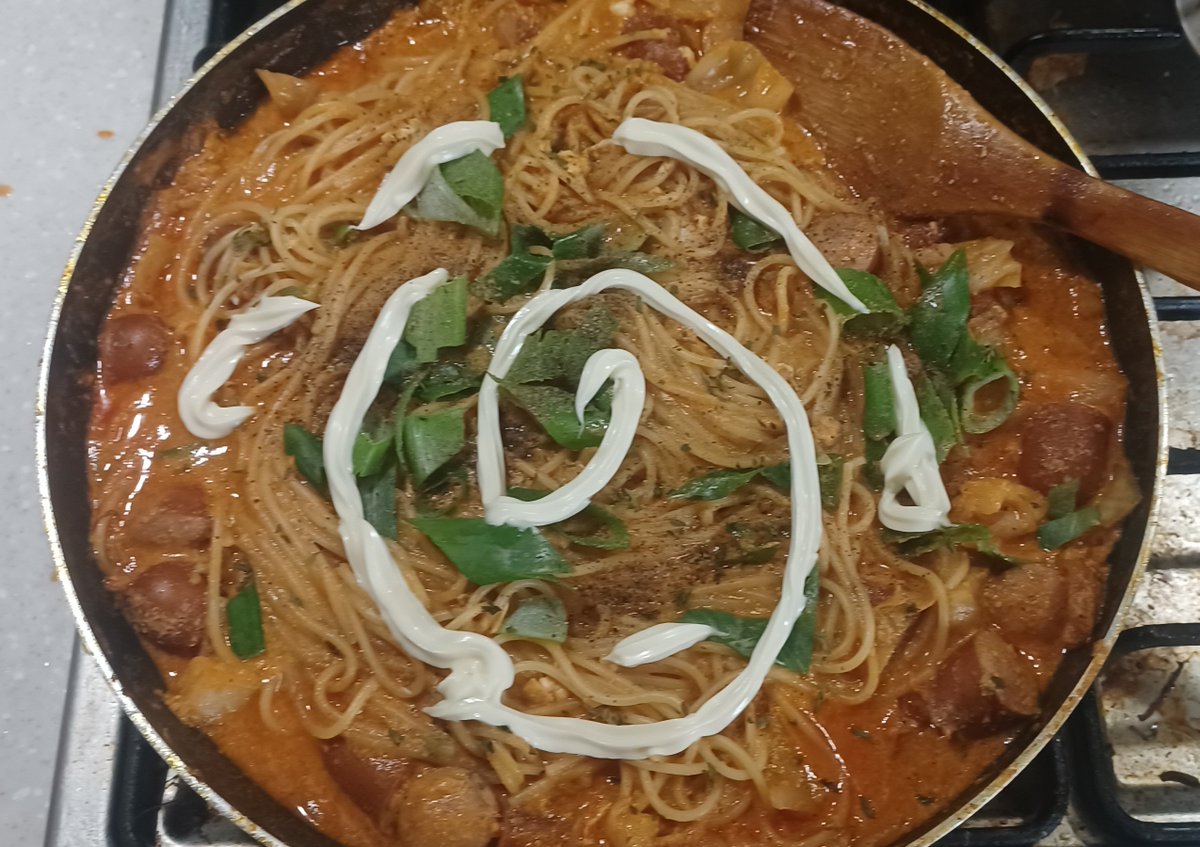 お家にソースがなくて醤油とコチュジャン使ってパスター作った https://t.co/azJ6VkuAah