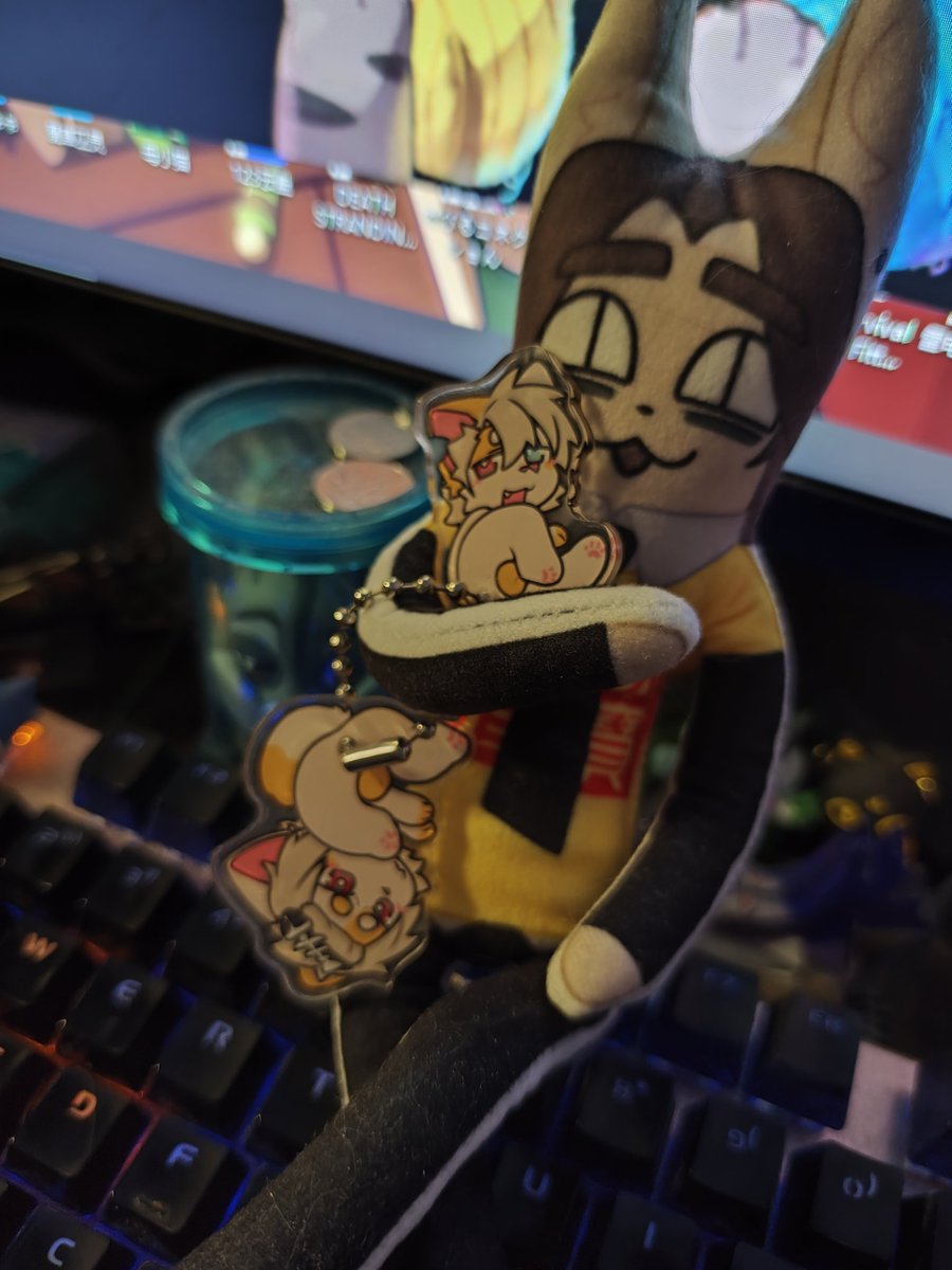 神秘小制品🤫 https://t.co/GbkAI9Wpp1
